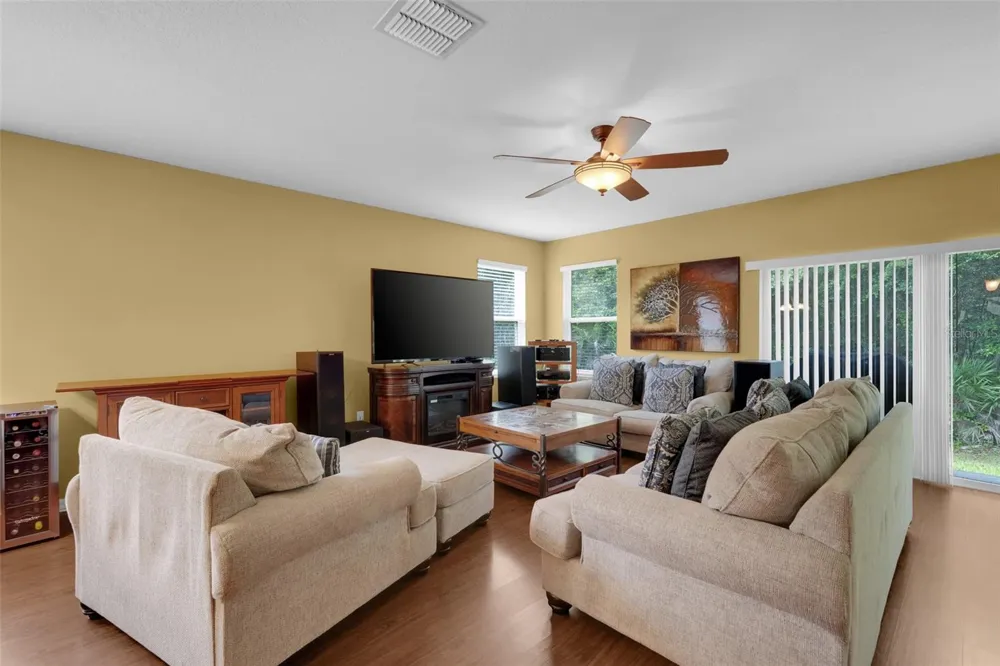 221 DAIGLEDOG STREET St Cloud, FL 34772