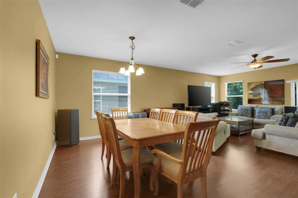 221 DAIGLEDOG STREET St Cloud, FL 34772