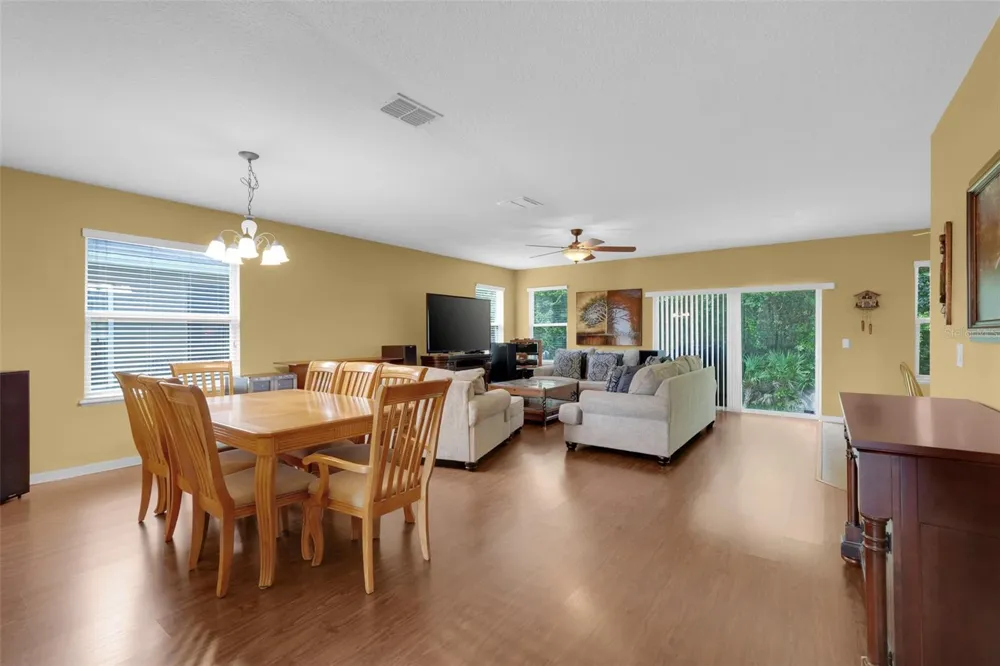 221 DAIGLEDOG STREET St Cloud, FL 34772