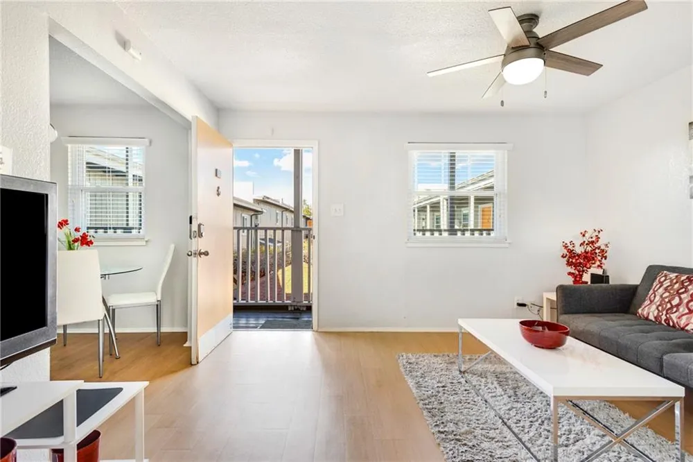 2401 Manor Road #209 Austin, TX 78722