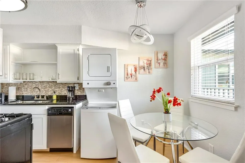 2401 Manor Road #209 Austin, TX 78722