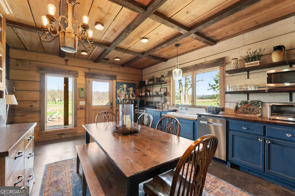 605 Lynch Mountain RD Sautee Nacoochee, GA 30571