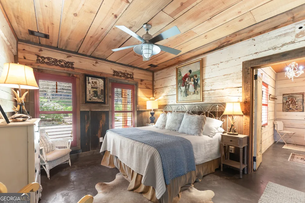 605 Lynch Mountain RD Sautee Nacoochee, GA 30571