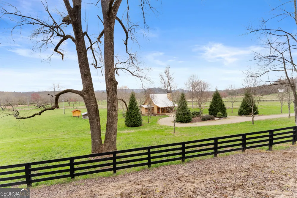 605 Lynch Mountain RD Sautee Nacoochee, GA 30571