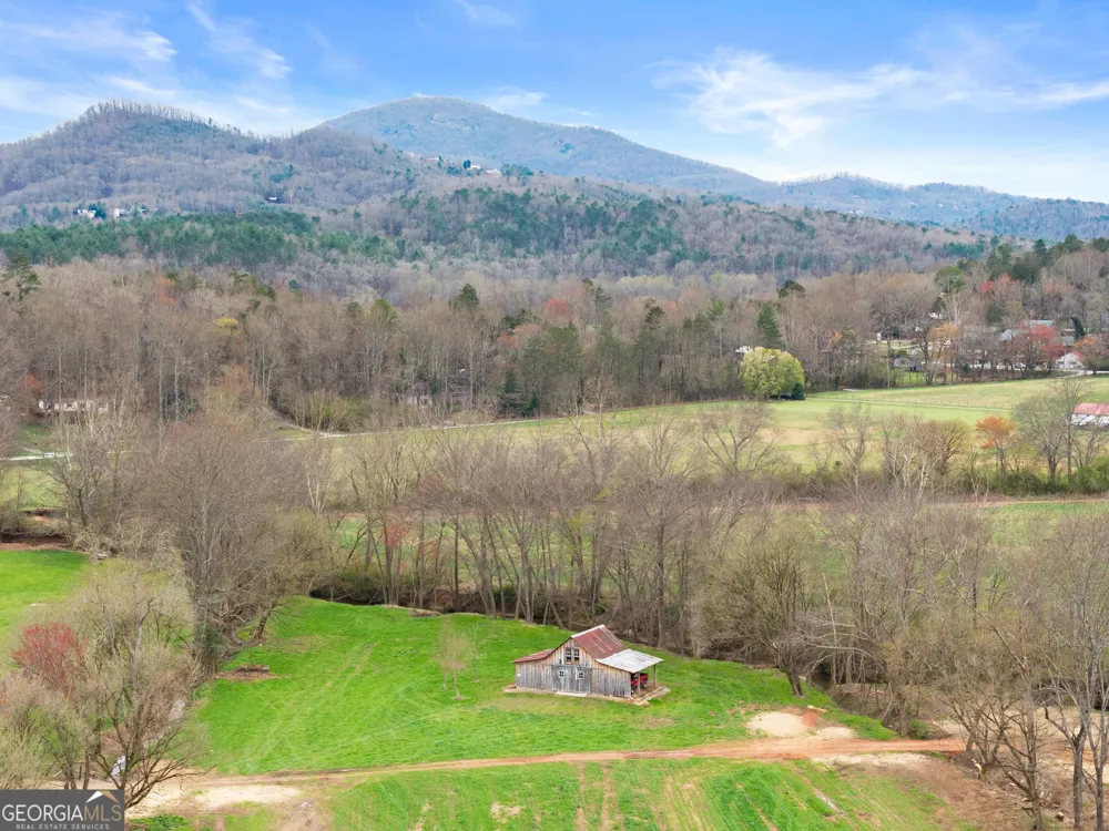 605 Lynch Mountain RD Sautee Nacoochee, GA 30571