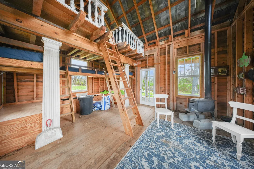 605 Lynch Mountain RD Sautee Nacoochee, GA 30571
