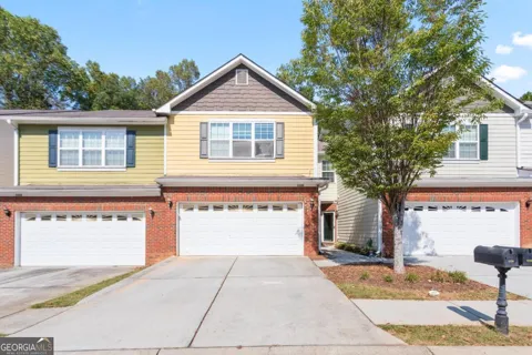 1126 Treymont LN