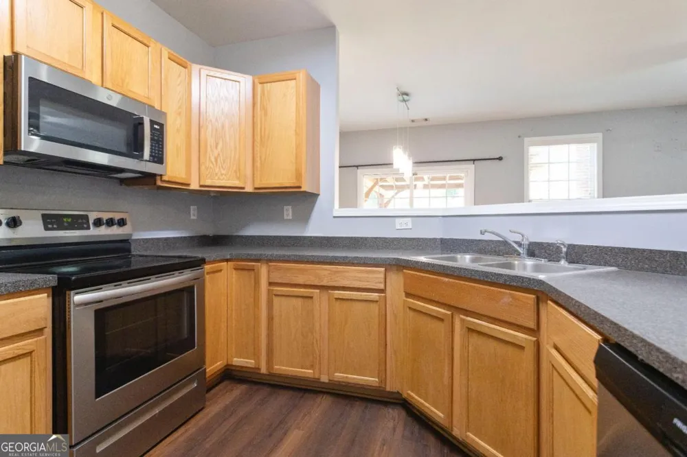 1126 Treymont LN Lawrenceville, GA 30045