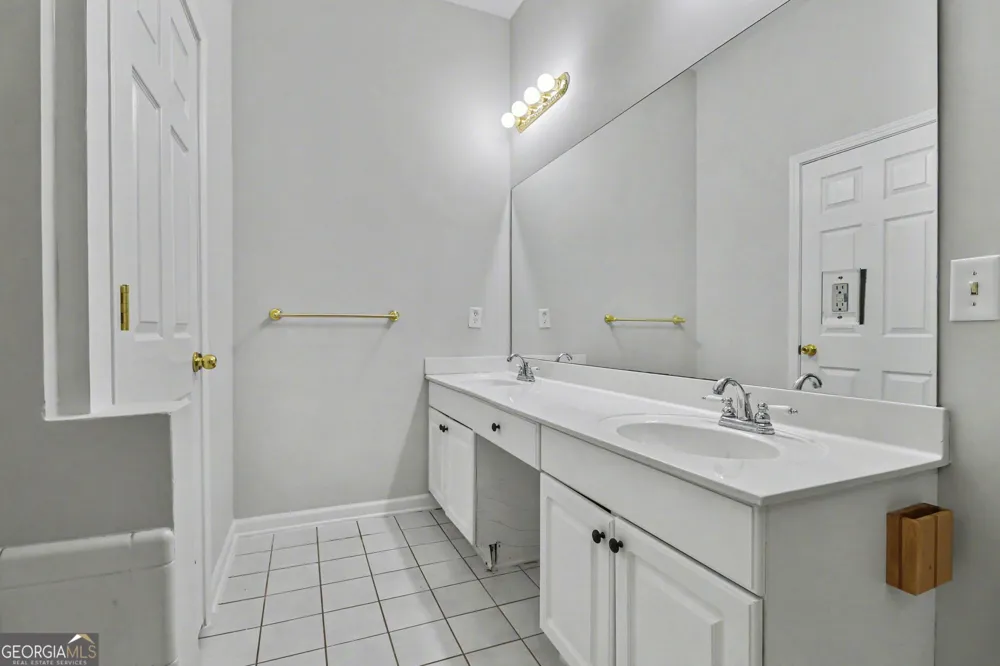 3055 Heatherstone DR Cumming, GA 30041