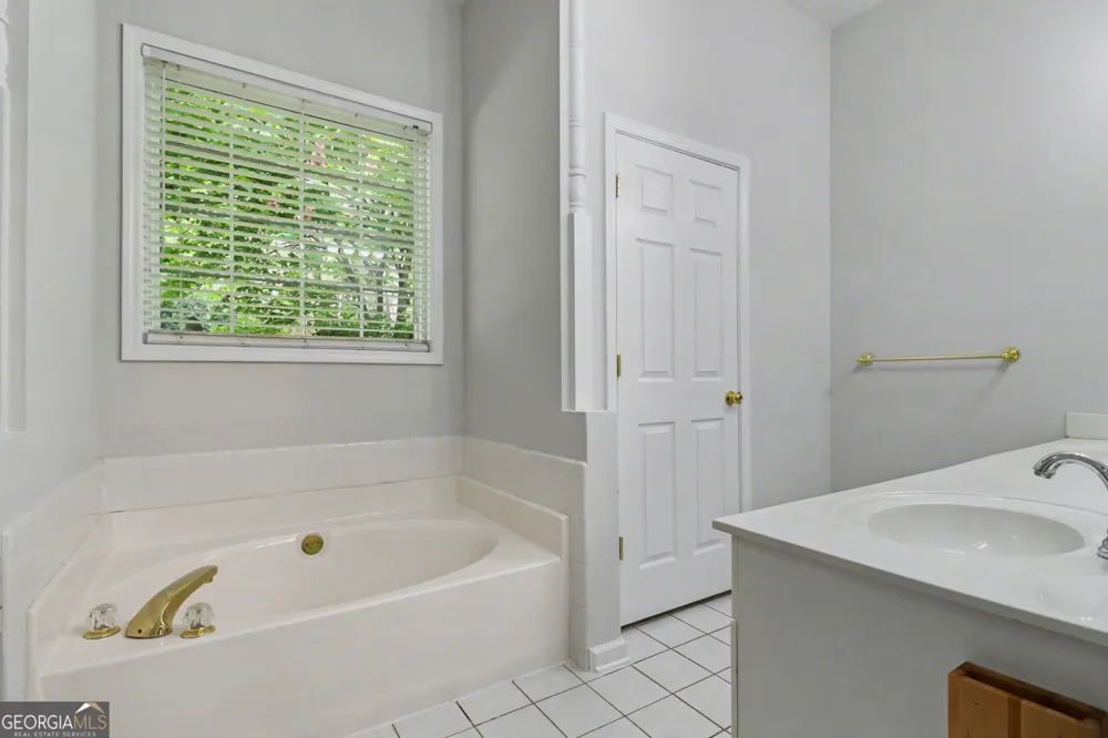 3055 Heatherstone DR Cumming, GA 30041