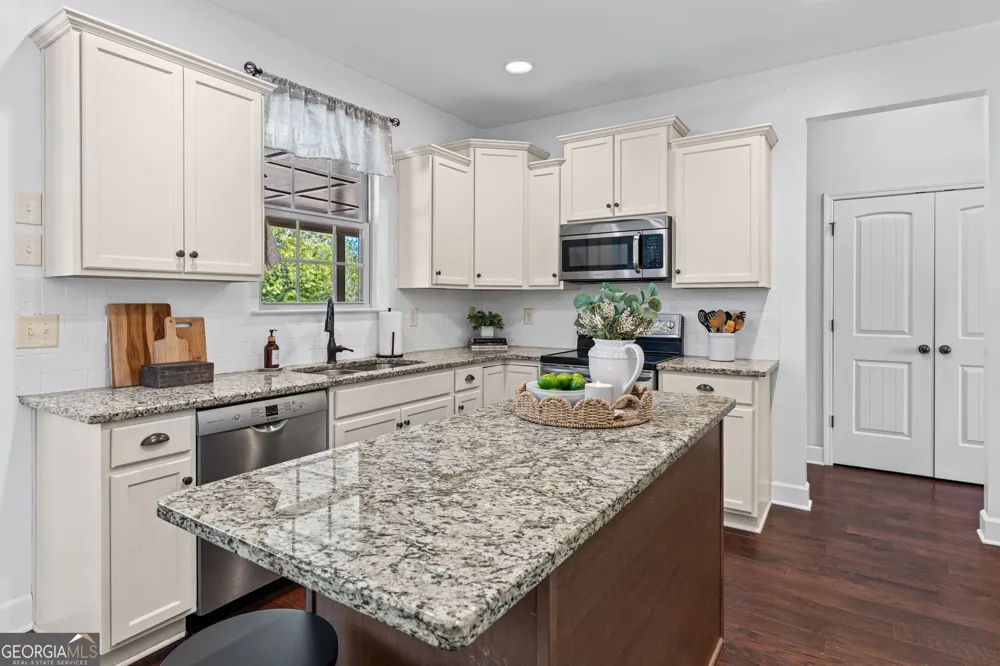 15 Austin Storey CIR Newnan, GA 30263