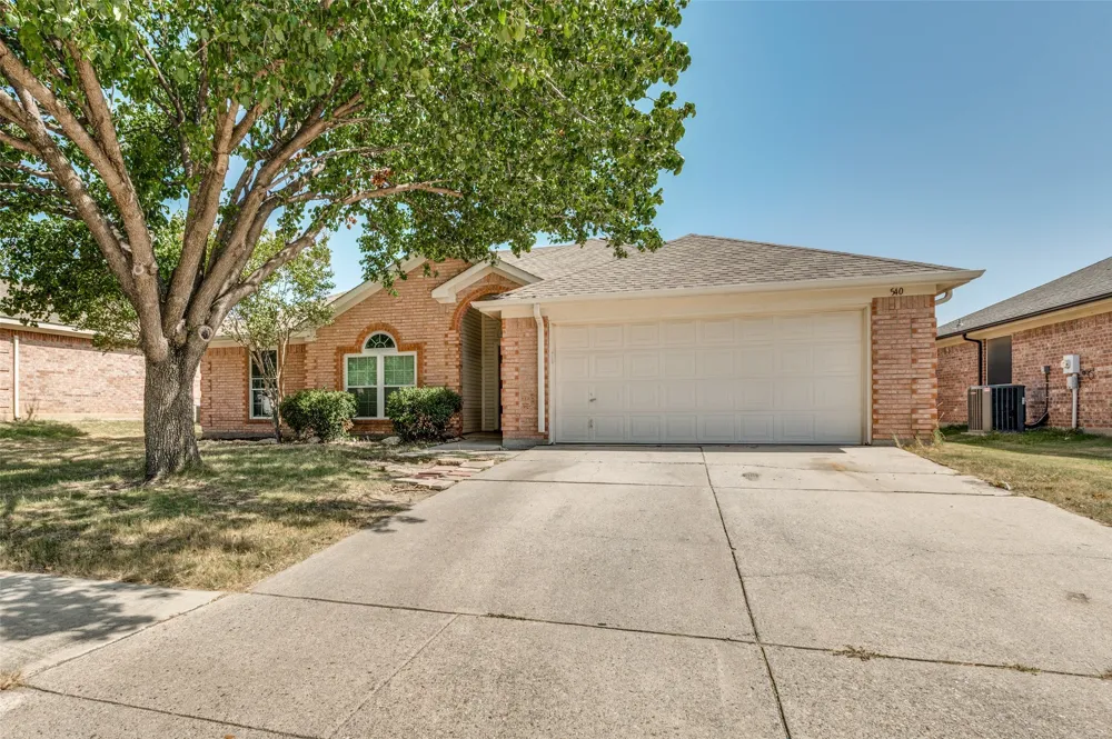 540 Cambridge Drive Saginaw, TX 76179