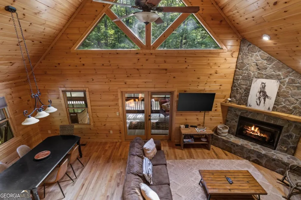 220 Solar DR Blue Ridge, GA 30513