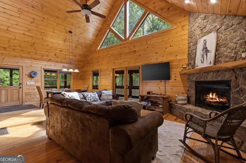 220 Solar DR Blue Ridge, GA 30513