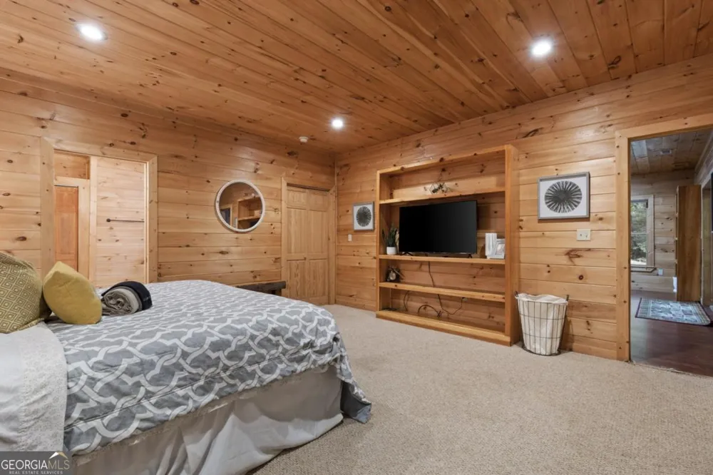 220 Solar DR Blue Ridge, GA 30513