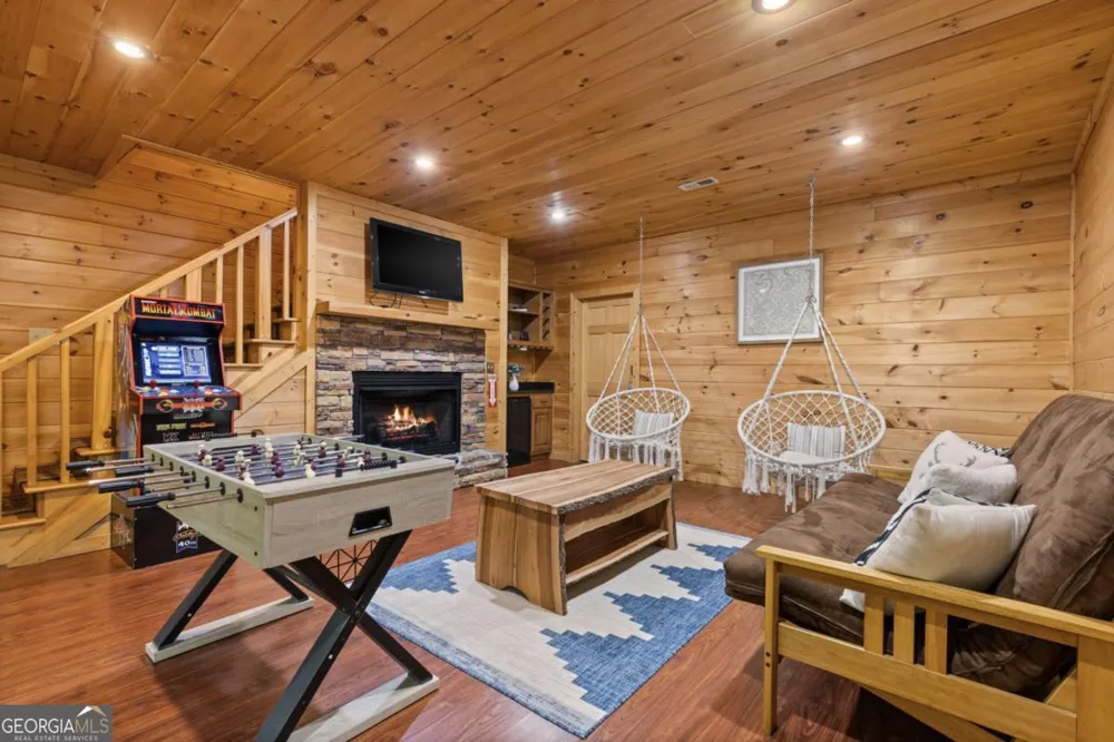 220 Solar DR Blue Ridge, GA 30513