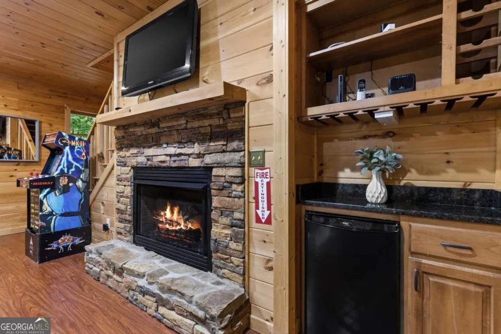 220 Solar DR Blue Ridge, GA 30513