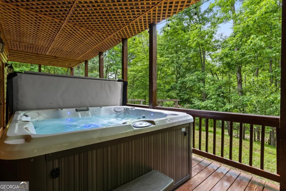 220 Solar DR Blue Ridge, GA 30513