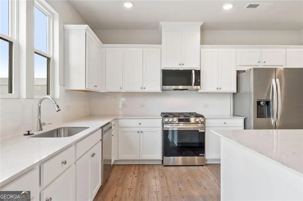 1271 Farmers LOOP Austell, GA 30106