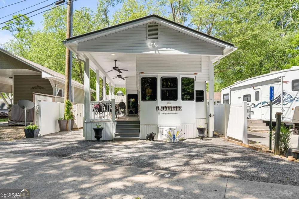 4179 Riverbank RUN Hiawassee, GA 30546