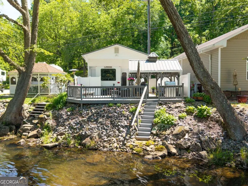 4179 Riverbank RUN Hiawassee, GA 30546