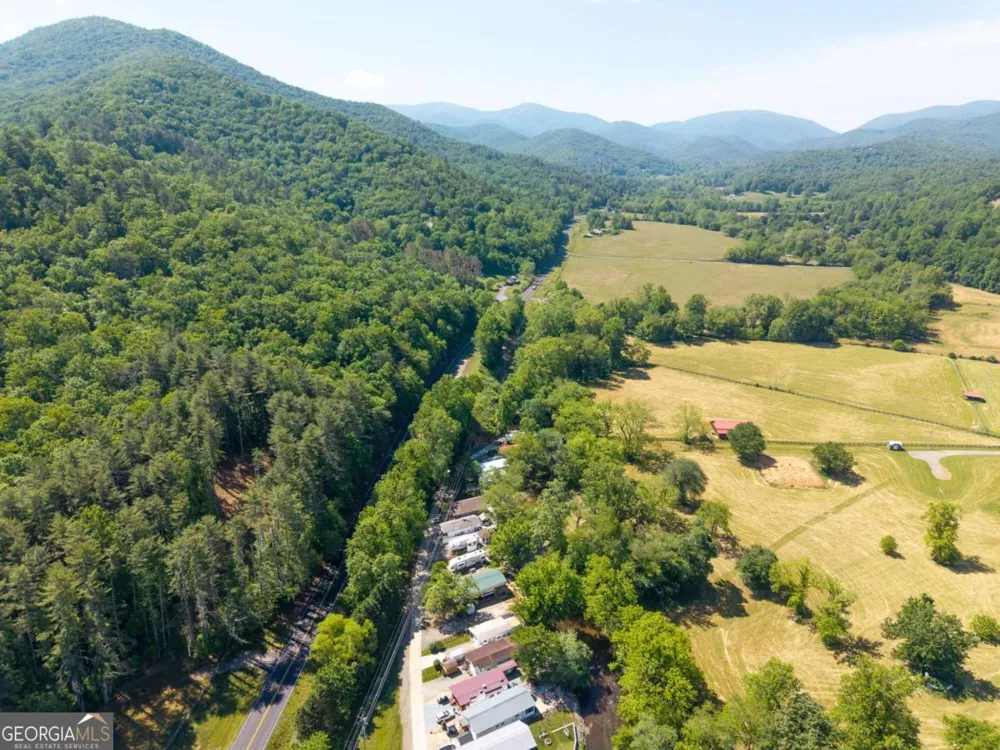 4179 Riverbank RUN Hiawassee, GA 30546
