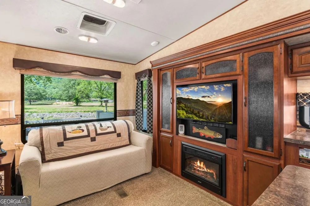 4179 Riverbank RUN Hiawassee, GA 30546