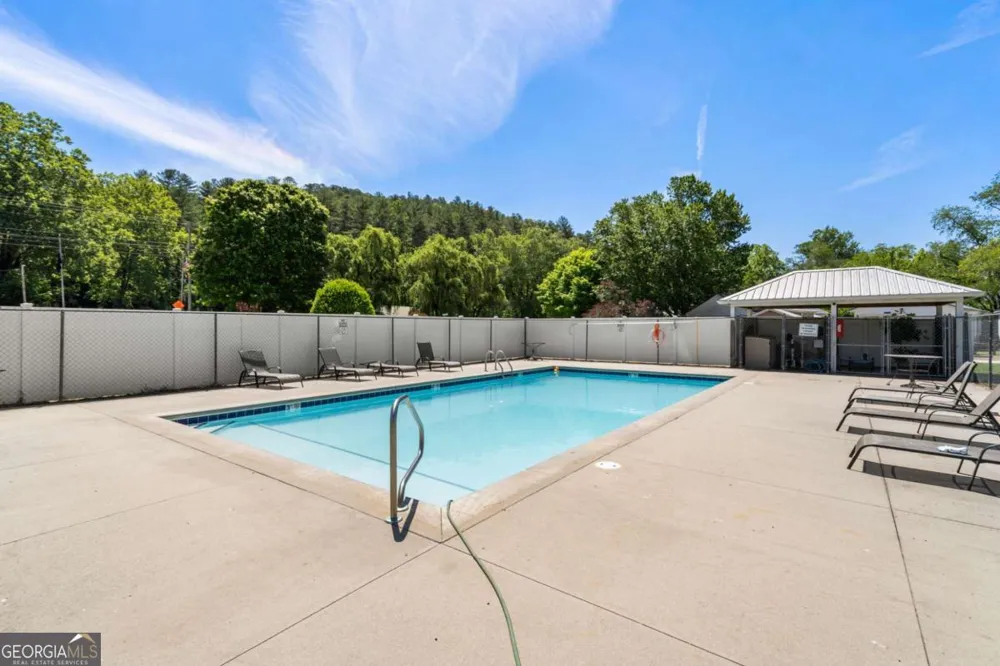 4179 Riverbank RUN Hiawassee, GA 30546