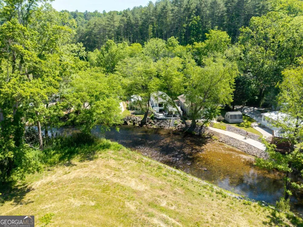 4179 Riverbank RUN Hiawassee, GA 30546