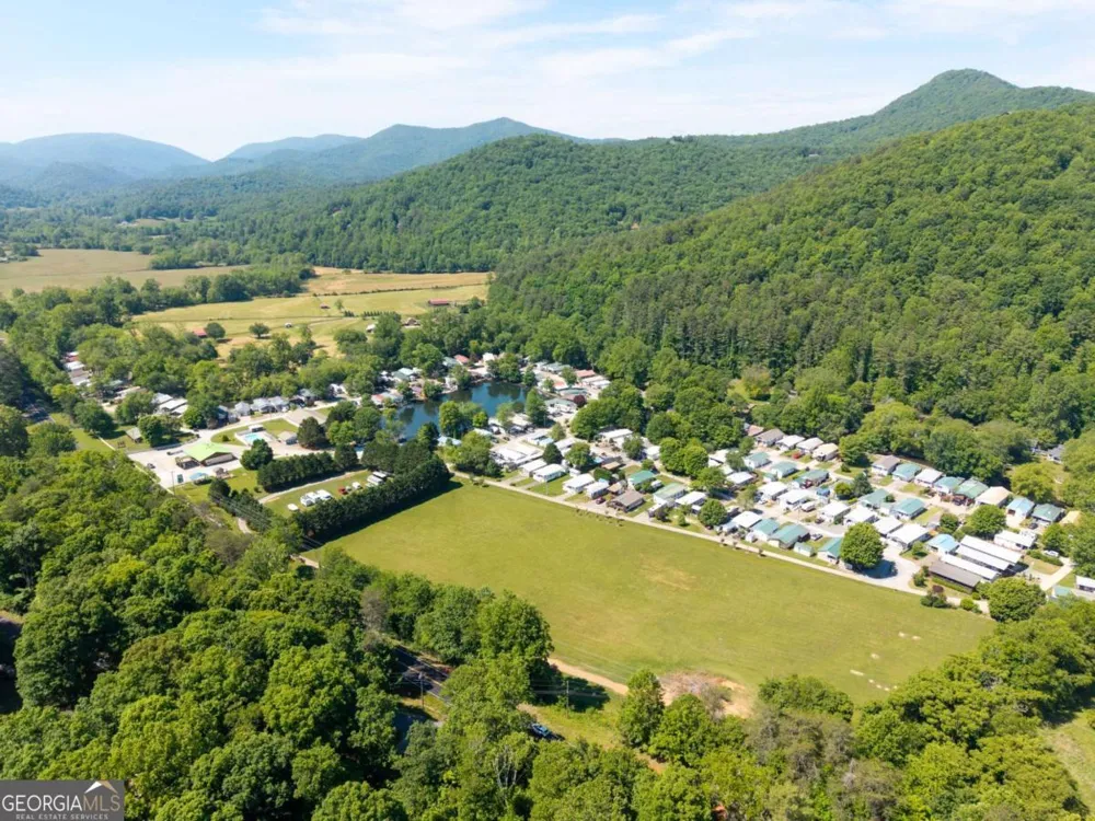4179 Riverbank RUN Hiawassee, GA 30546