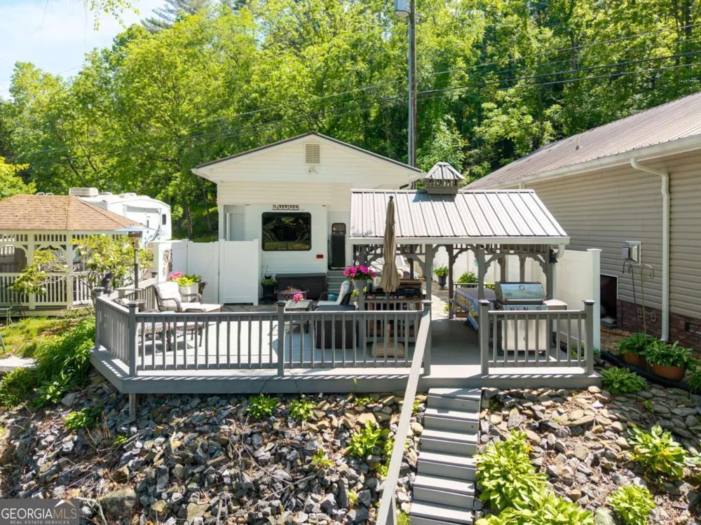 4179 Riverbank RUN Hiawassee, GA 30546