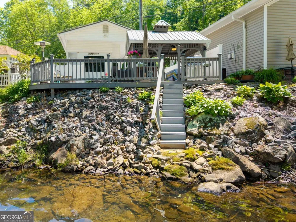 4179 Riverbank RUN Hiawassee, GA 30546