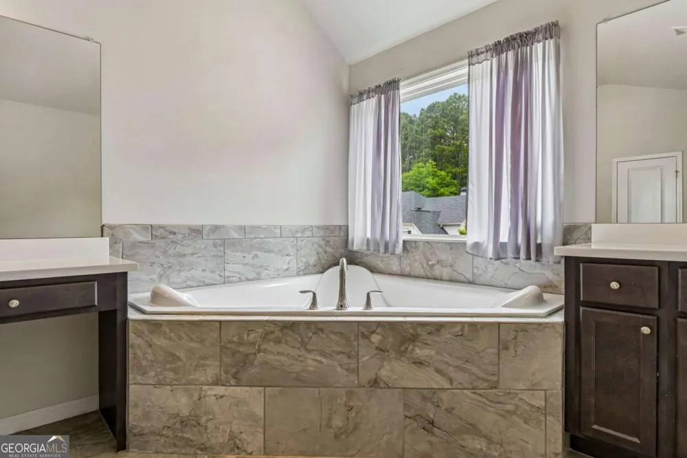 129 Edinburgh DR Canton, GA 30115