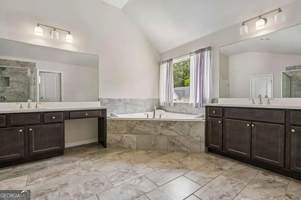 129 Edinburgh DR Canton, GA 30115