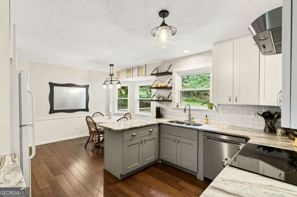 1526 Hickory DR SW Lilburn, GA 30047