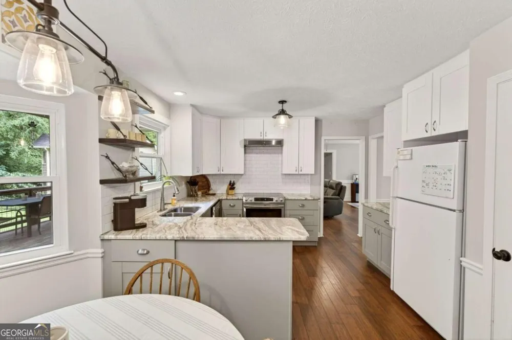 1526 Hickory DR SW Lilburn, GA 30047