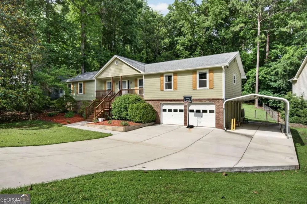 1526 Hickory DR SW Lilburn, GA 30047