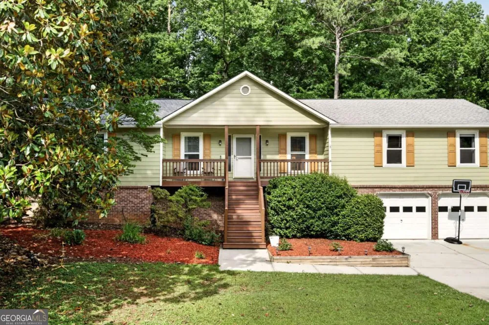 1526 Hickory DR SW Lilburn, GA 30047
