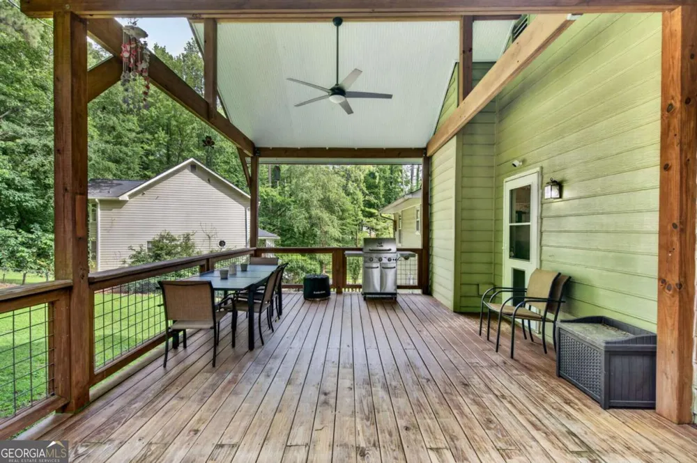 1526 Hickory DR SW Lilburn, GA 30047