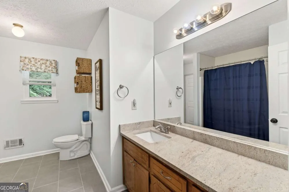 1526 Hickory DR SW Lilburn, GA 30047
