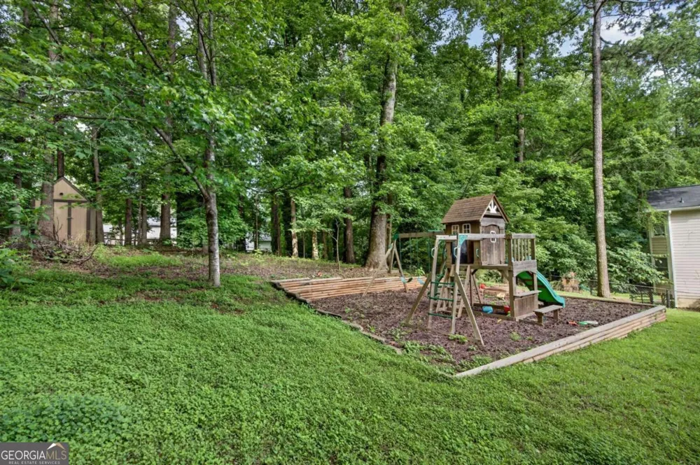 1526 Hickory DR SW Lilburn, GA 30047