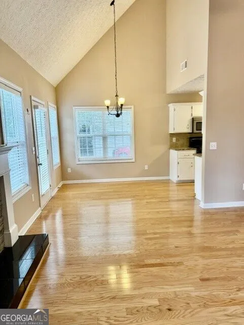 4 Hillstone WAY Cartersville, GA 30121