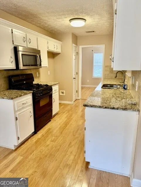 4 Hillstone WAY Cartersville, GA 30121