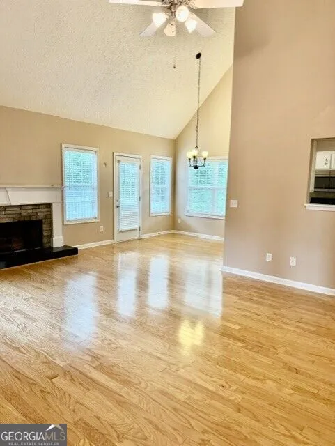 4 Hillstone WAY Cartersville, GA 30121