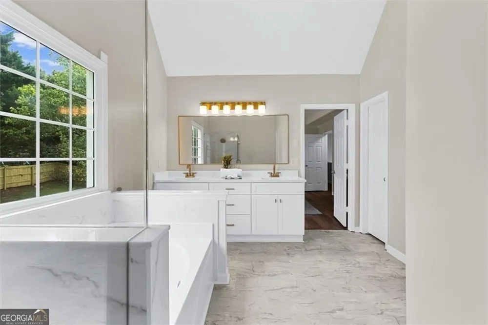 2100 Southern Walk TER Dacula, GA 30019
