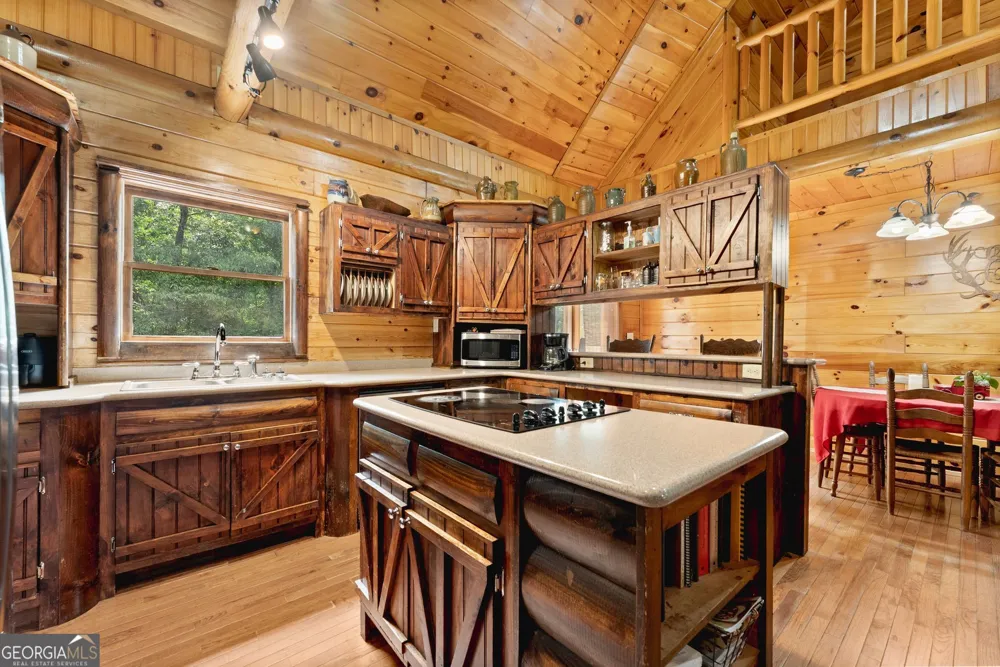 6776 H Abercrombie RD Murrayville, GA 30564