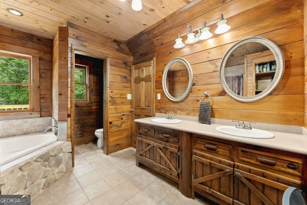 6776 H Abercrombie RD Murrayville, GA 30564