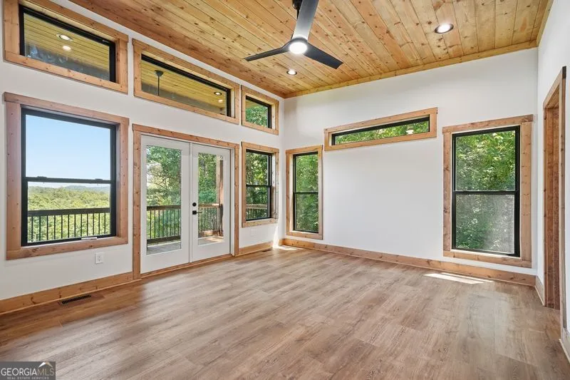 216 Old Orchard RD Ellijay, GA 30536