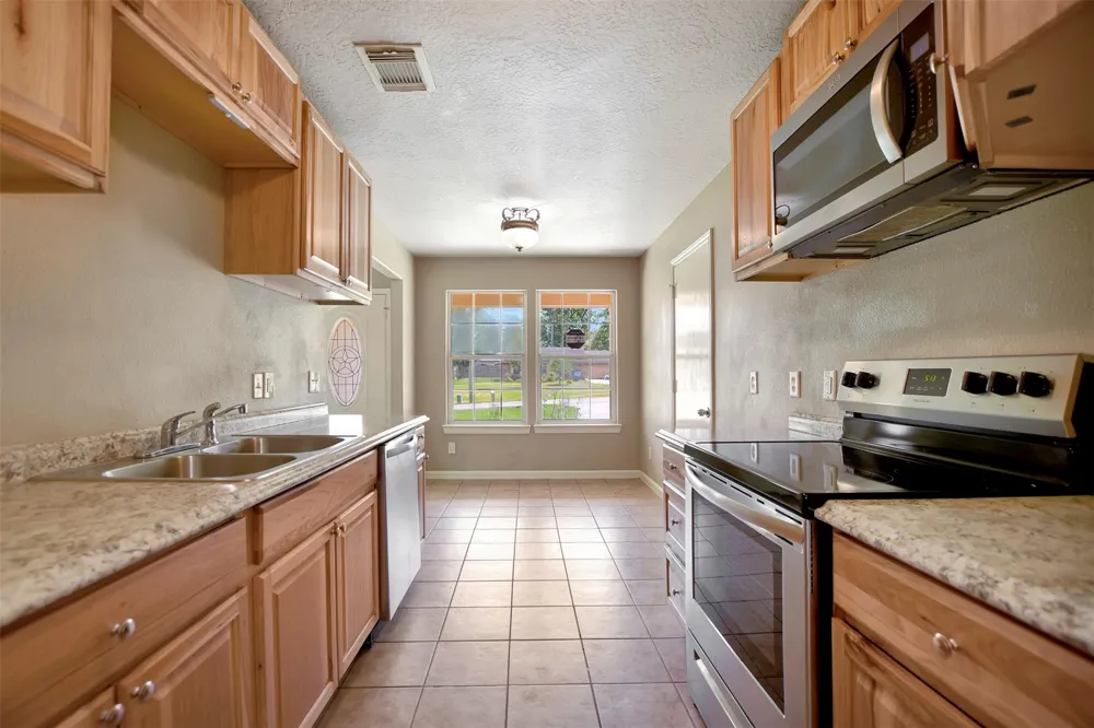 10731 Royal Terrell Drive Conroe, TX 77303