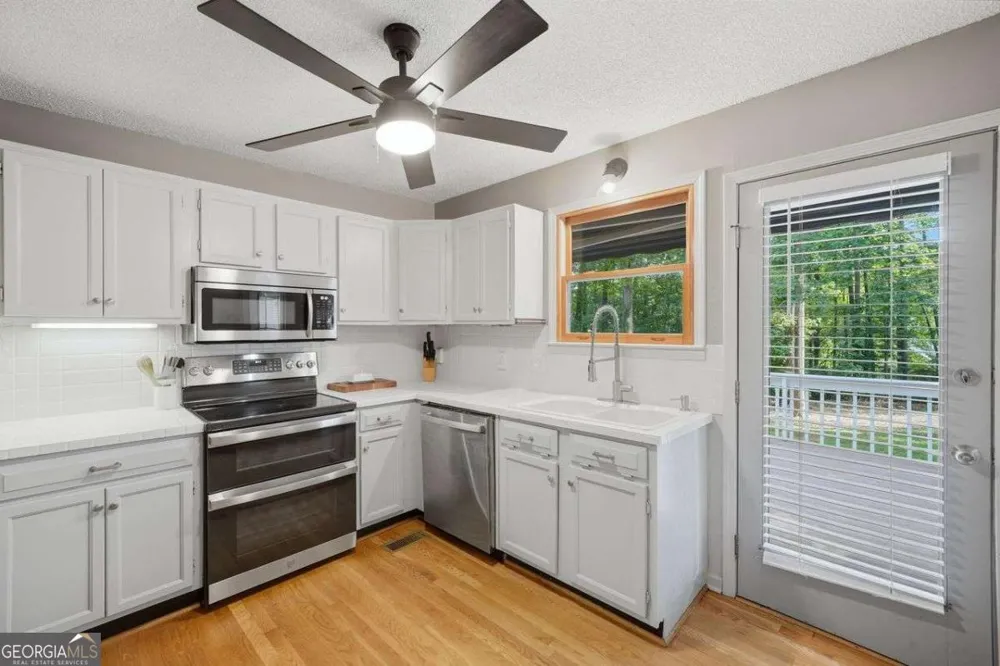 6166 Picketts RDG NW Acworth, GA 30101
